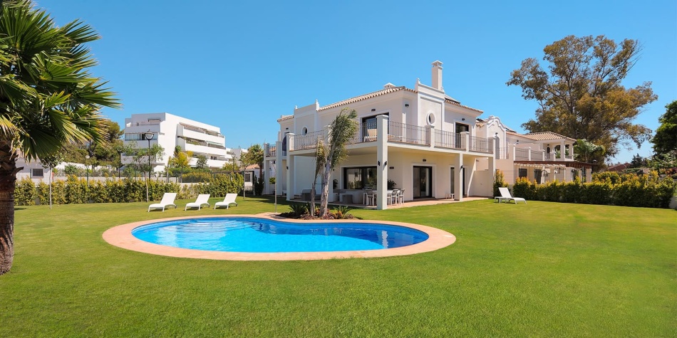Pool 1. Exterior. Oasis de Guadalmina Baja - Luxury villas in Marbella. House 8.